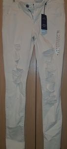 BNWT Off White American Eagle skinny jeans!